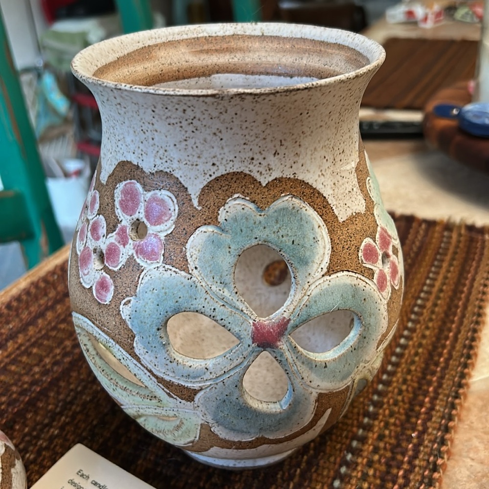 Hand carved Candle Lanyern - Picture 7 of 10